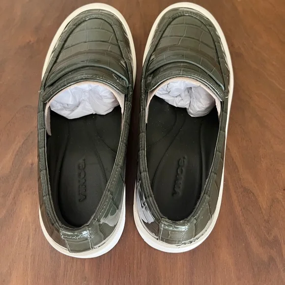 Vince Women's Ghita Slip On Sneakers. New, Size 7, Green - Picture 5 of 10